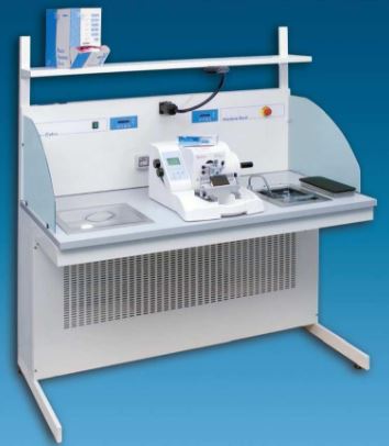 Stanowiska histopatologiczne (stoły formalinowe) Bio Optica Microtome Bench TMB