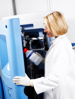 Demineralizatory, Stacje uzdatniania wody aptek i laboratorium ELGA CENTRA-S 200