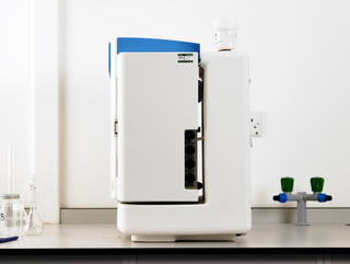 Demineralizatory, Stacje uzdatniania wody aptek i laboratorium ELGA MEDICA-S 7