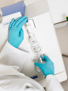 Demineralizatory, Stacje uzdatniania wody aptek i laboratorium ELGA PURELAB Option-R 7