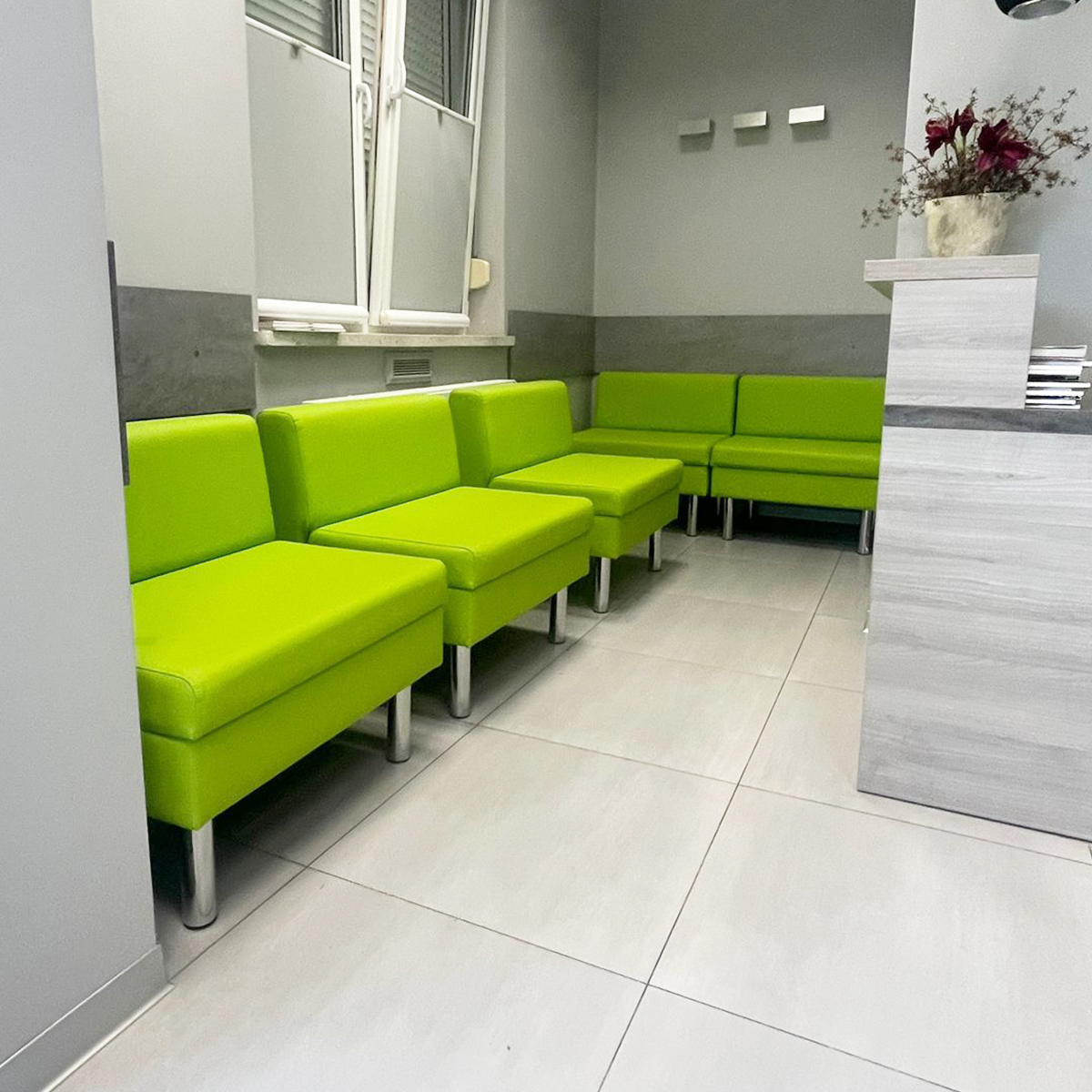 Fotele do poczekalni medycznych Interio Mobili CORAL