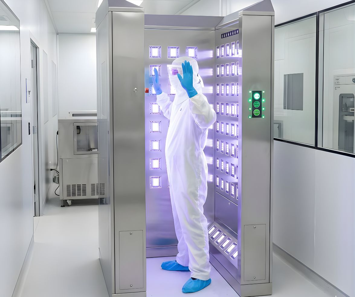 Komory do dezynfekcji osób, bramki, namioty, śluzy dezynfekcyjne UV Medico UV222 Booth