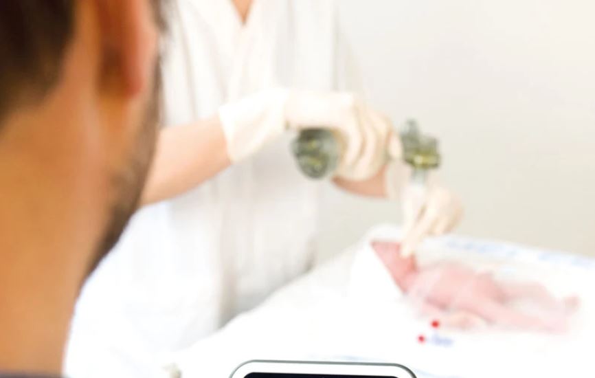 Modele / Manekiny pielęgnacyjne - dzieci i niemowlęta Laerdal Premature Anne