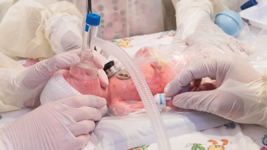 Modele / Manekiny pielęgnacyjne - dzieci i niemowlęta Laerdal Premature Anne