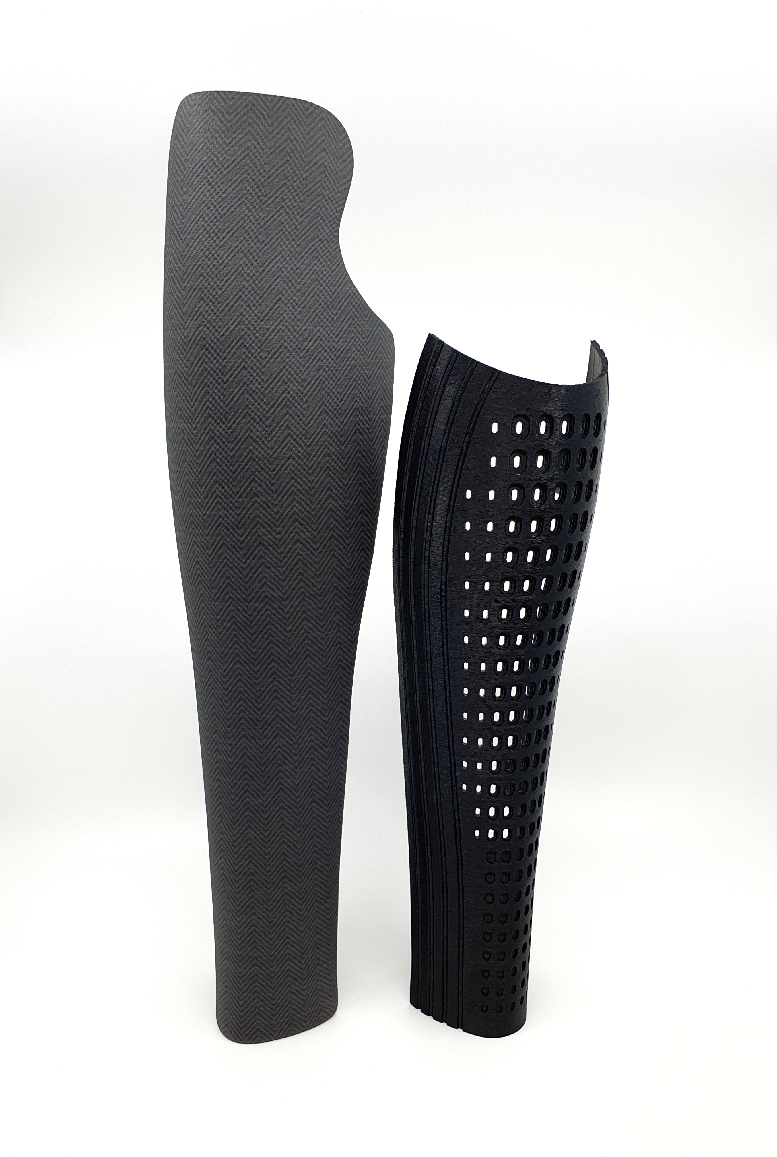 Osłony kosmetyczne protez kończyn dolnych Design Pro Technology Skaj