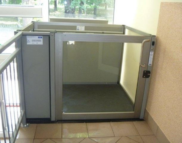 Podnośniki platformowe (windy dla niepełnosprawnych) Garaventa OPAL podnośnik śrubowy do 3 m