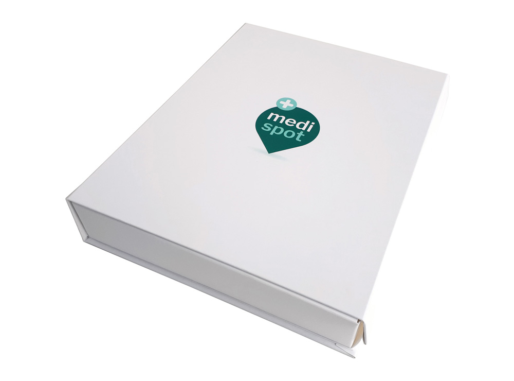 Pudełka ozdobne oklejane Irbox Pudełka oklejane z tektury twardej (litej) typu rigid box.