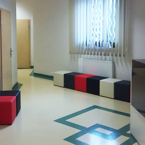 Pufy do poczekalni medycznych Interio Mobili pufa kostka