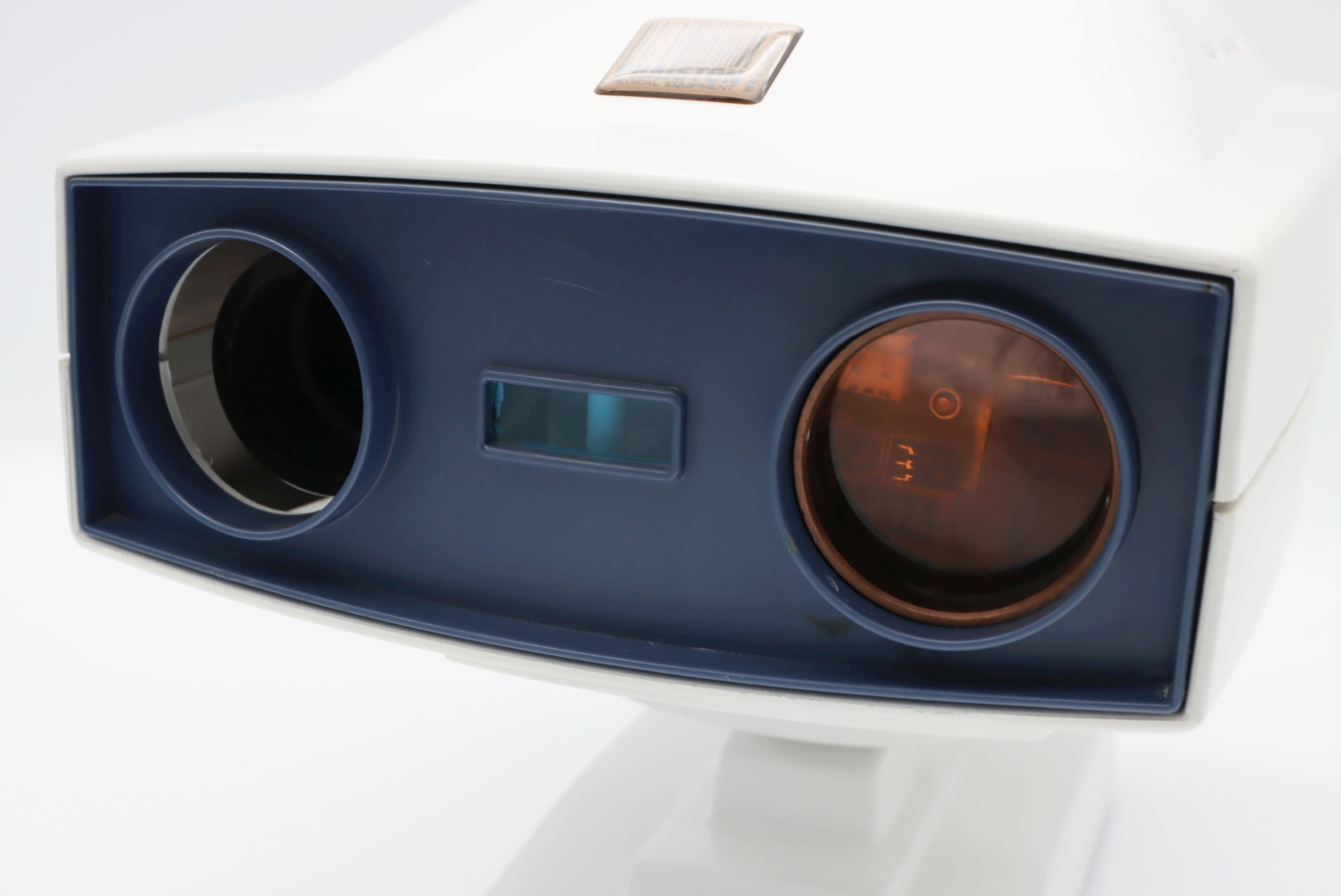 Rzutniki optotypów używane  CPM G. HUG Projektor optotypów - Praiston rekondycjonowane