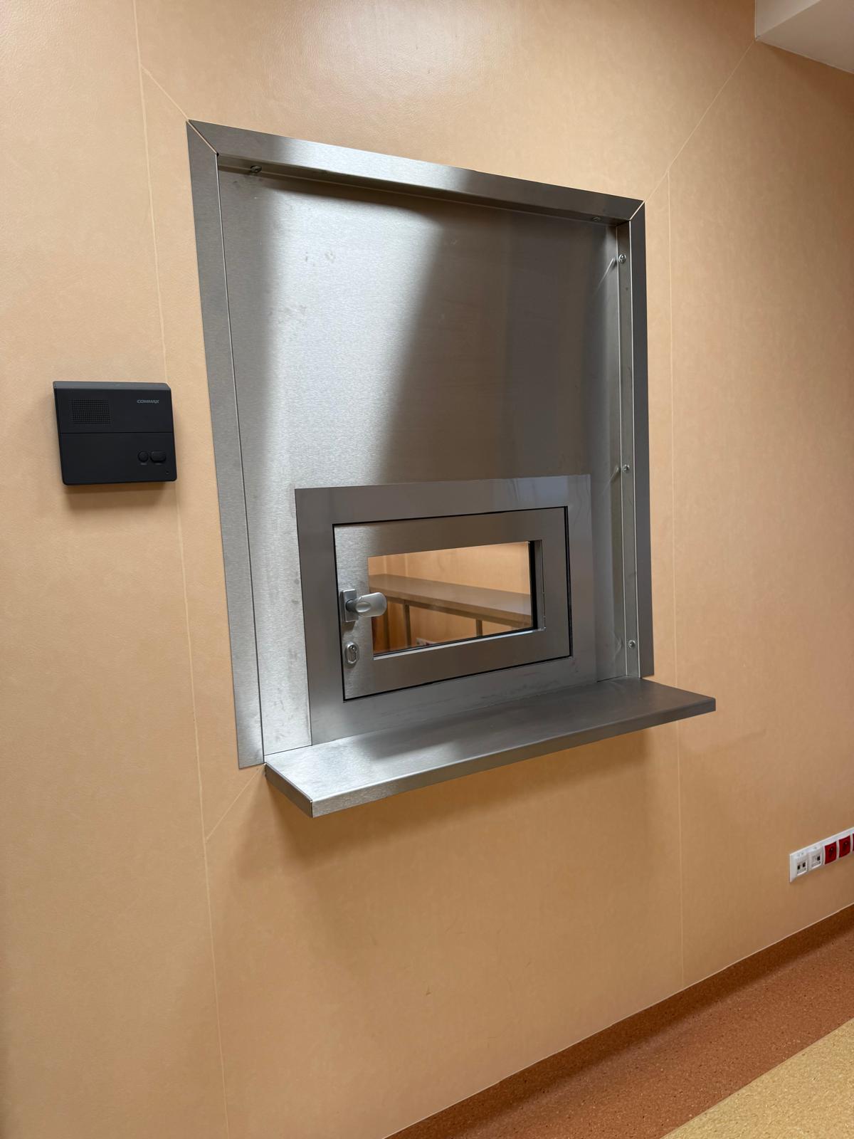 Śluzy laboratoryjne B/D okno materiałowe RTG