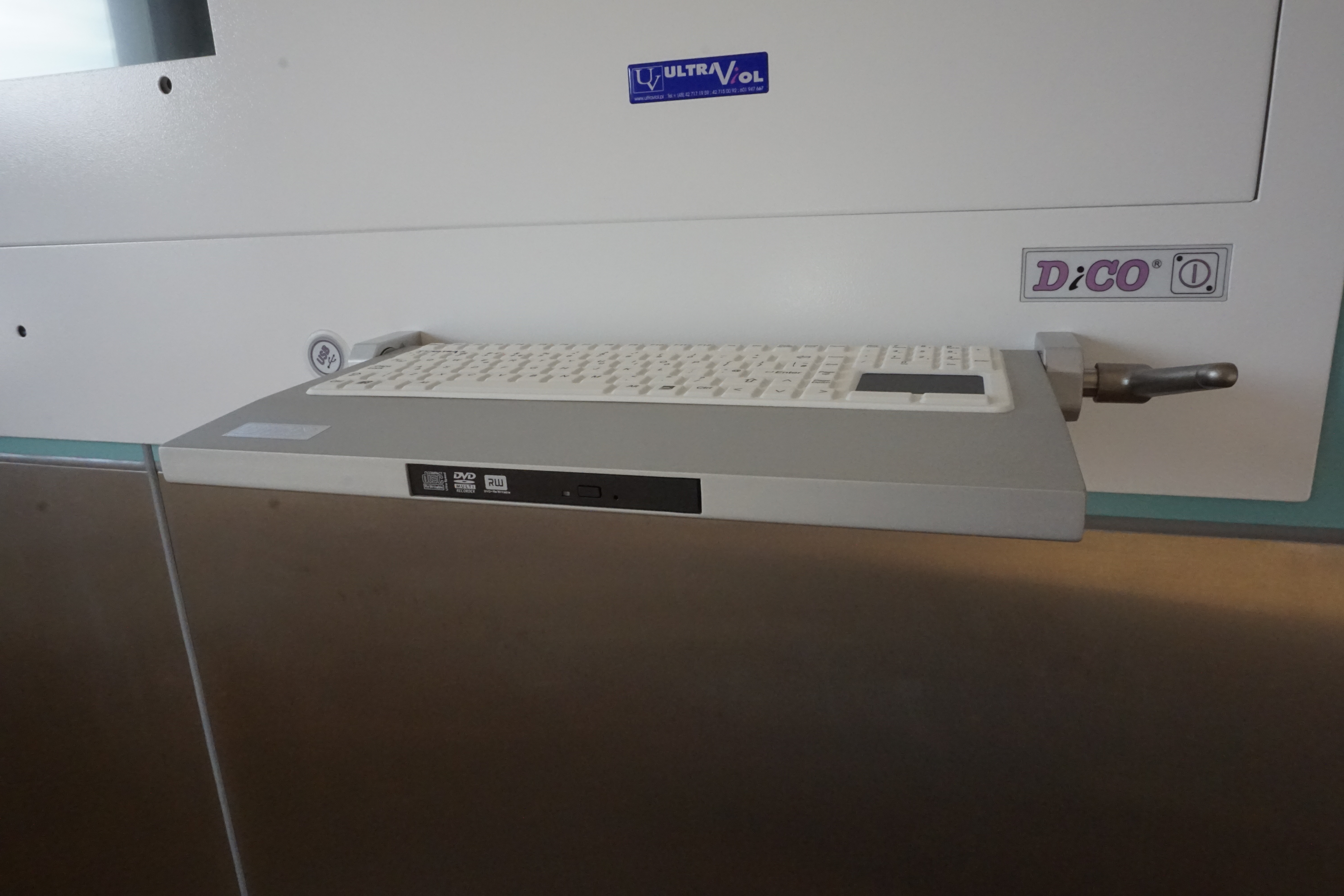 Stacje przeglądowe obrazów medycznych na sale operacyjne ULTRAVIOL DICO 2M 49"/24"STACJA PRZEGLĄDOWA CYFROWYCH OBRAZÓW MEDYCZNYCH