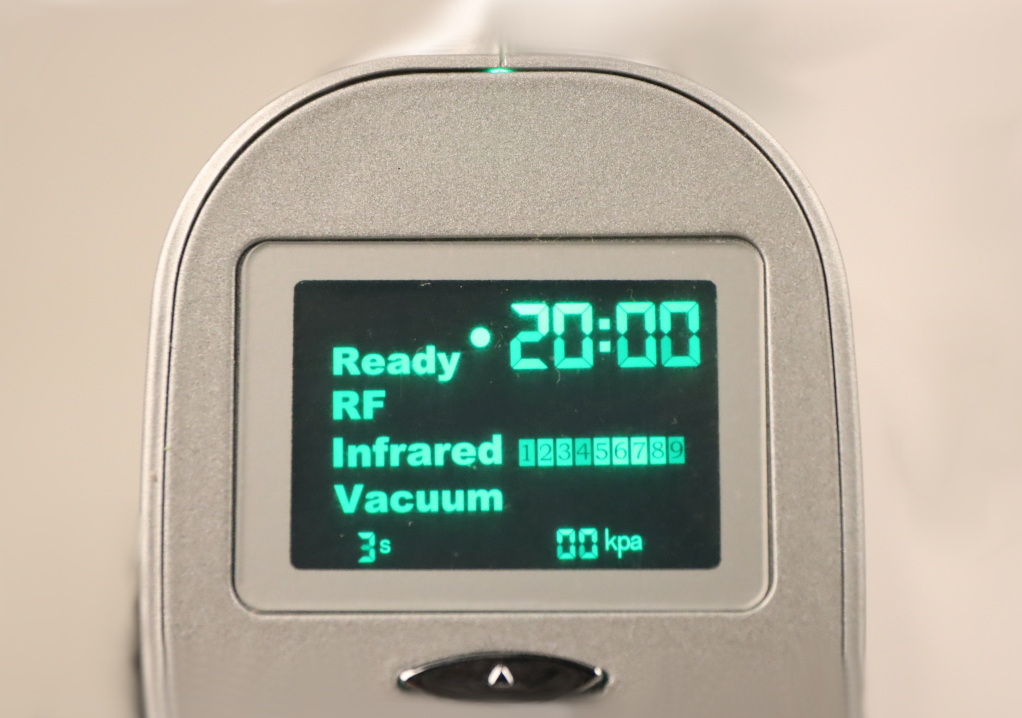 Systemy kawitacji próżniowej używane EVELA SKIN TIGHTENING SYSTEM S70 - Praiston rekondycjonowany