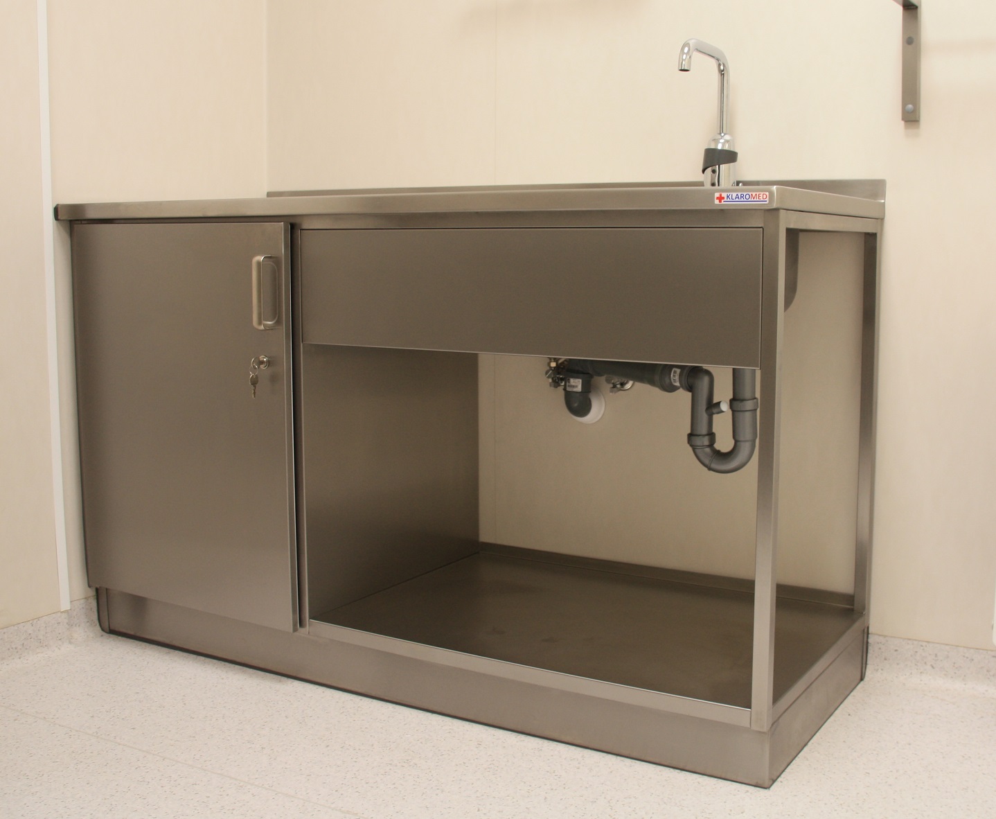 Systemy mebli modułowych KLAROMED ze stali kwasoodpornej