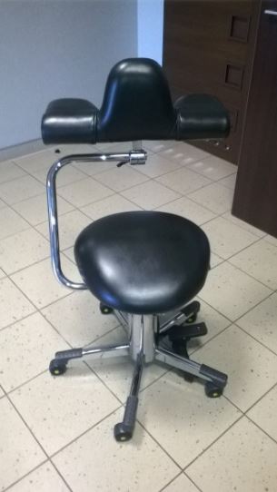 Fotele lekarskie (operatora) używane